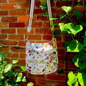 Lovely WILDFLOWER Pattered Shoulder Purse